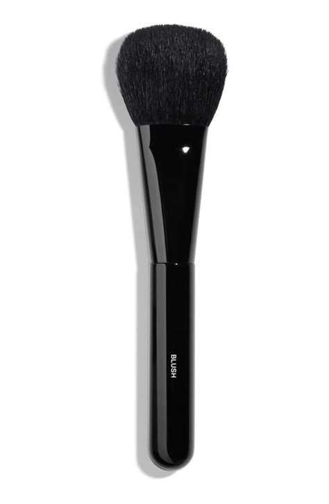 chanel les pinceaux de chanel blush brush|Chanel precision brush.